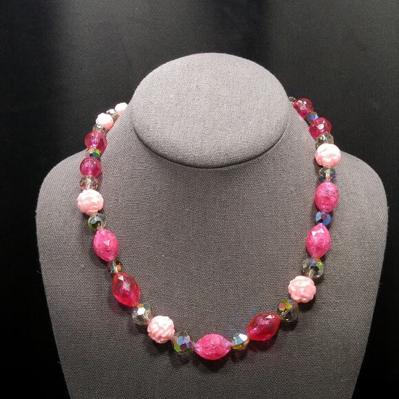 Vintage Pink Lucite Crystal Beaded Necklace, Aurora Borealis, Molded Beads - Picture 10 of 10